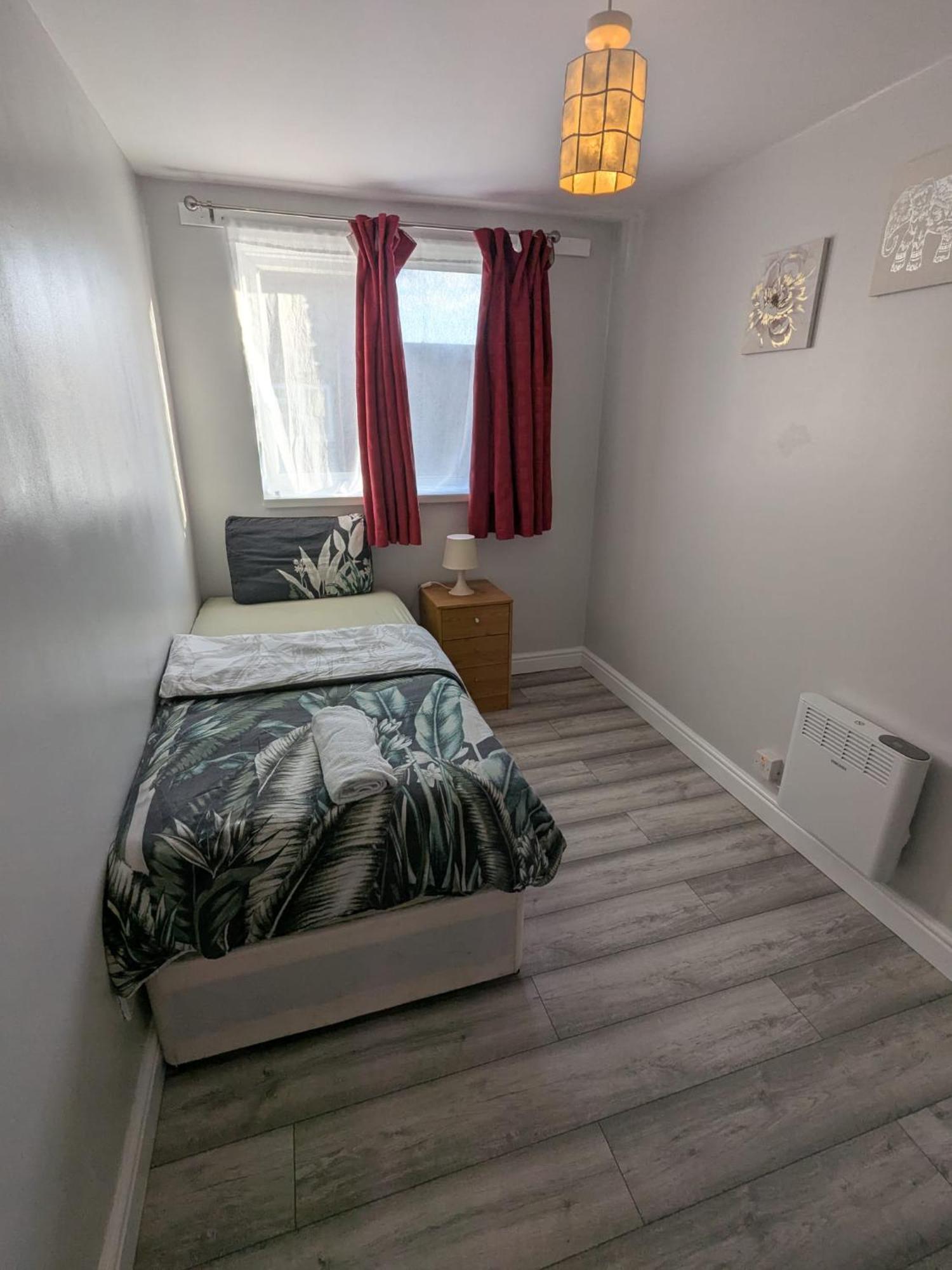 A&A Apartment Basildon Nevendon Eksteriør bilde