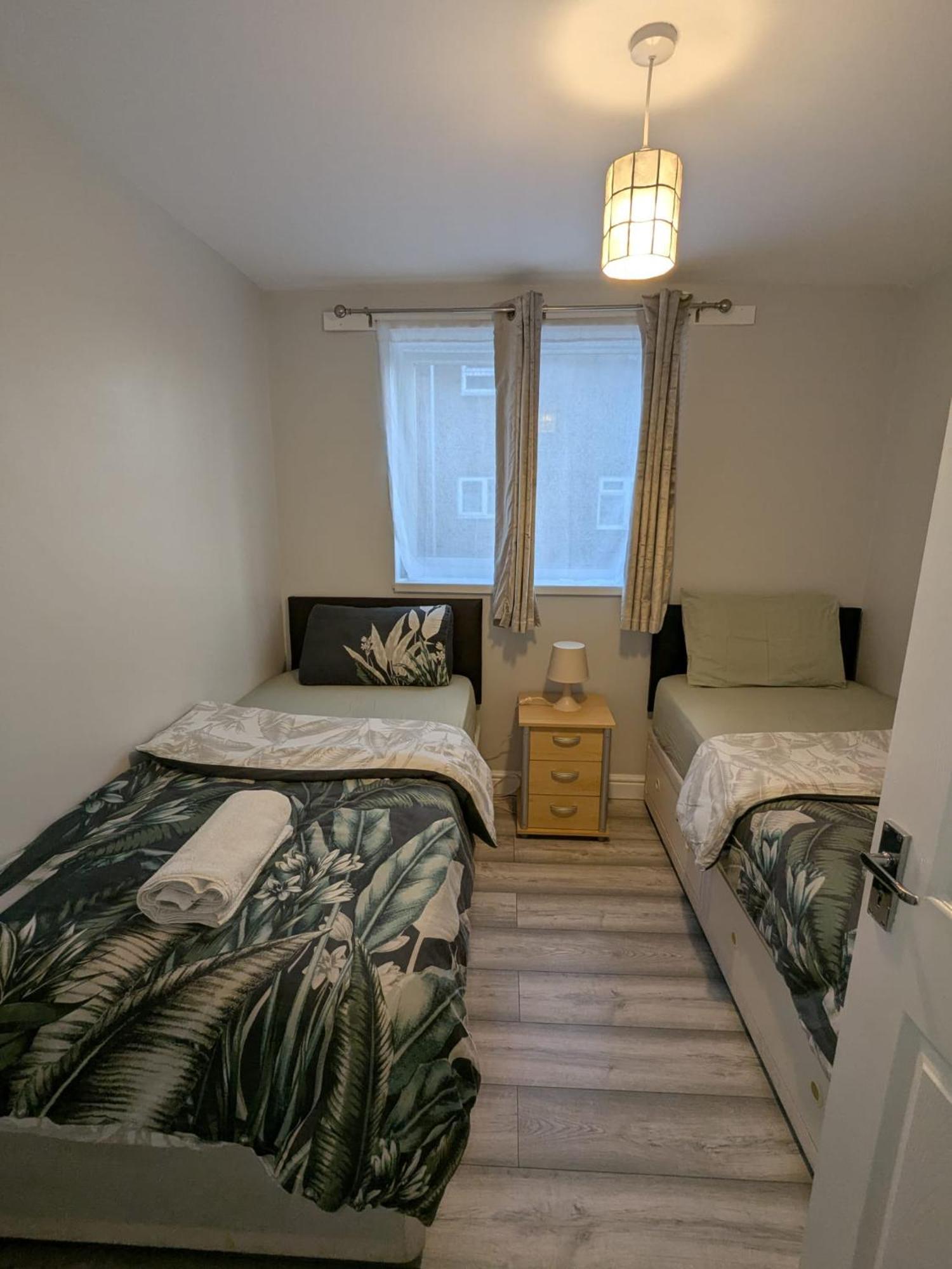 A&A Apartment Basildon Nevendon Eksteriør bilde