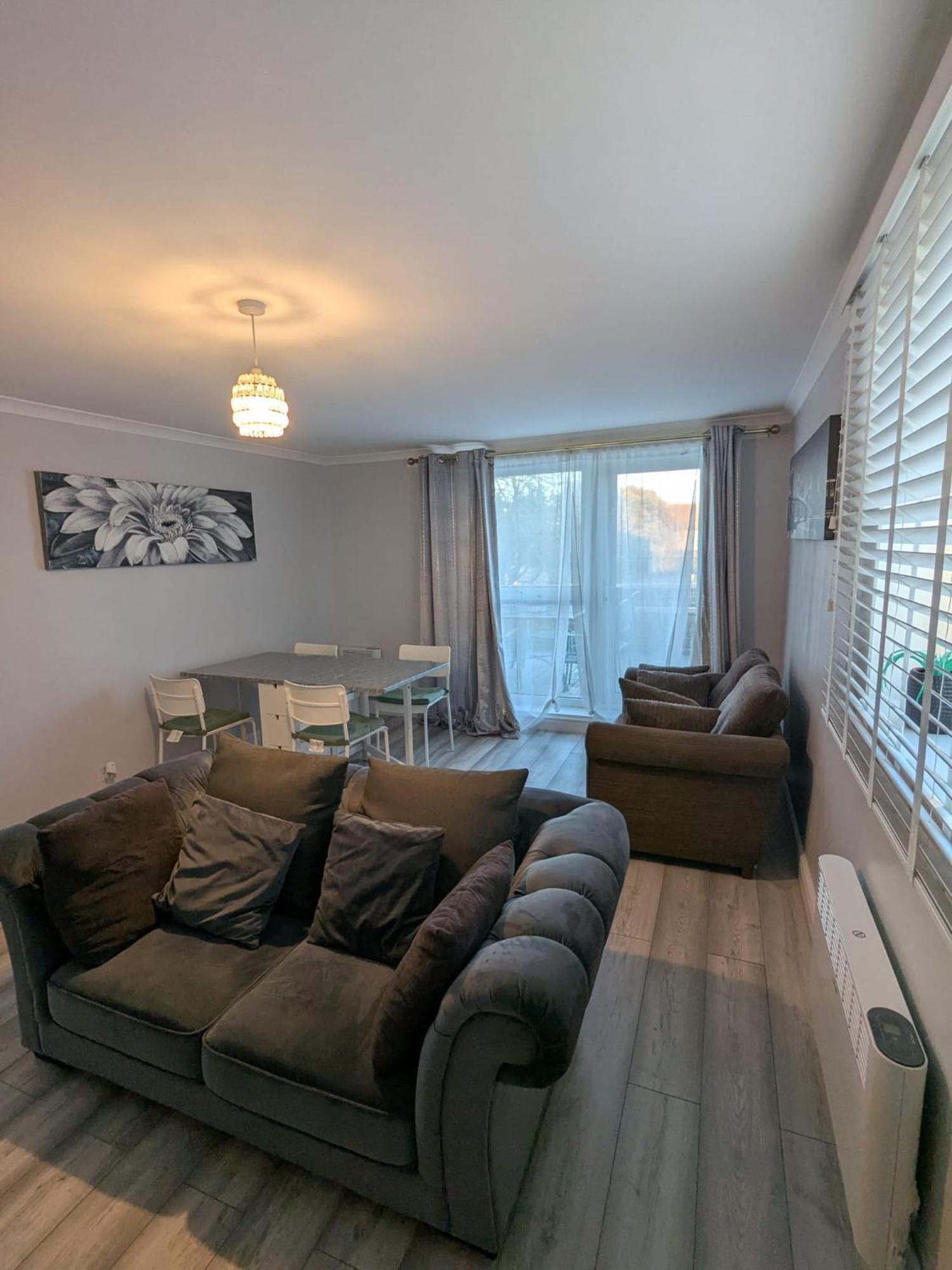 A&A Apartment Basildon Nevendon Eksteriør bilde